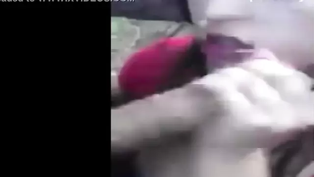 امرأة أذربيجانية تمص لصاحبتها برا في باكو