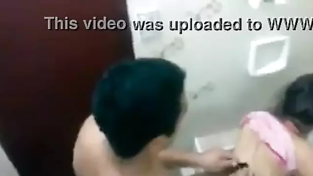 نيكت صاحبة أذربيجانية في الحمام